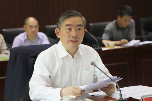 省教育厅党组书记、厅长、省委教育工委书记蒋昌忠主持。 William威廉官网